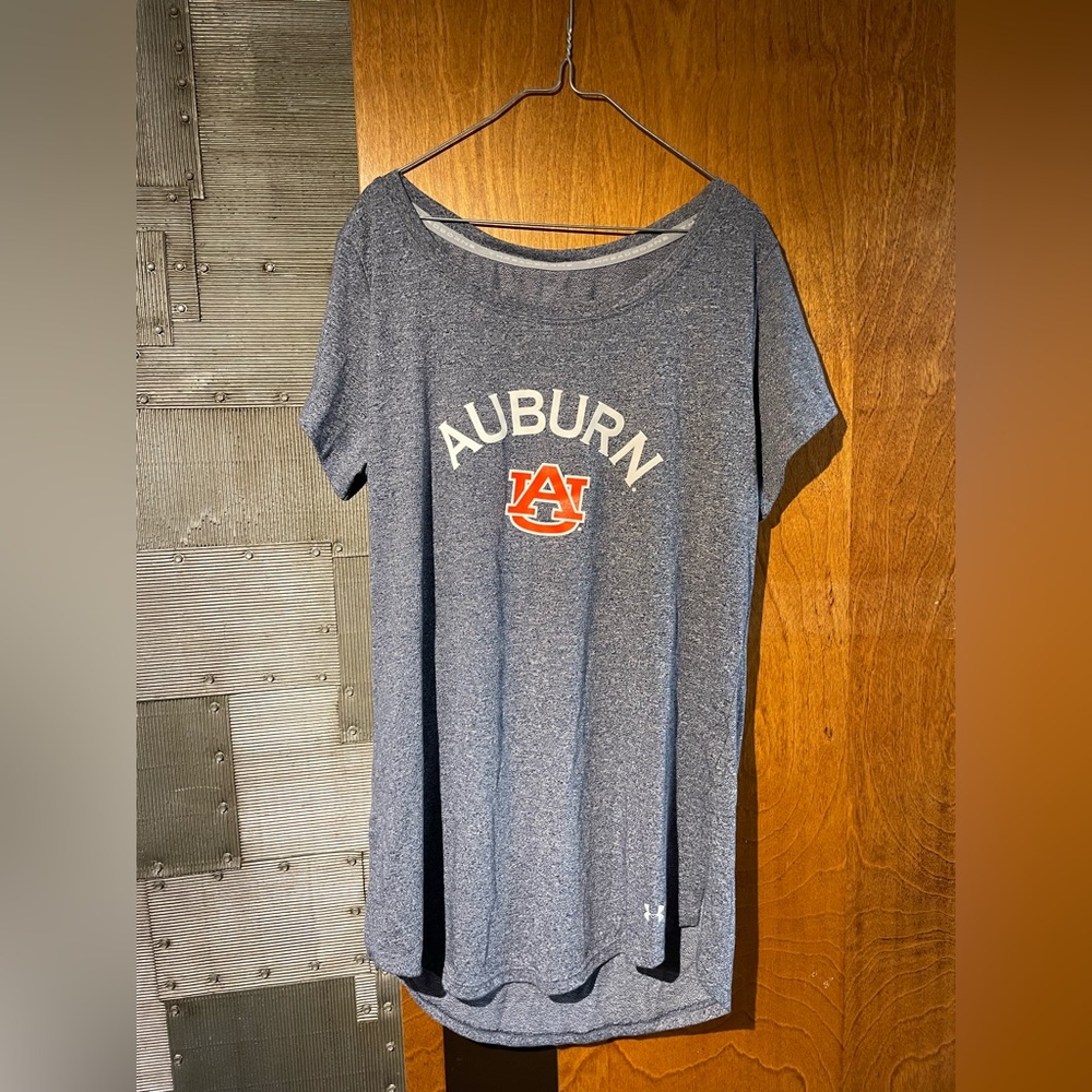 Auburn Under Armour Women’s Small Navy Heather T-Shirt.